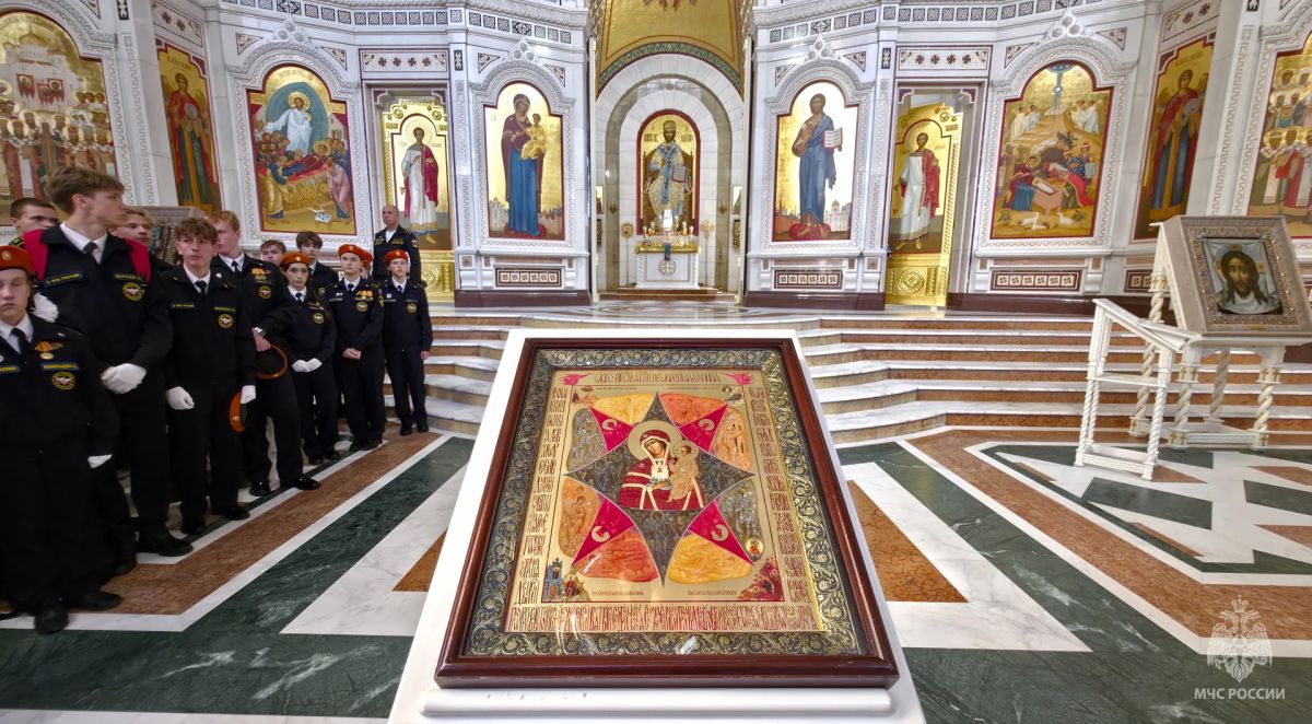 Под покровительством «Неопалимой Купины» Под покровительством «Неопалимой Купины»