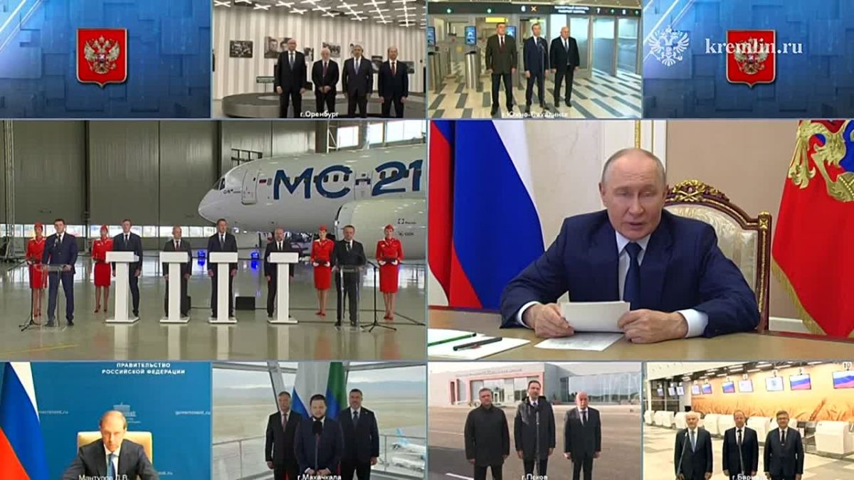 Владимир Путин по видеосвязи принял участие в презентации новых объектов гражданской авиации и подписании масштабного контракта на поставку отечественных лайнеров