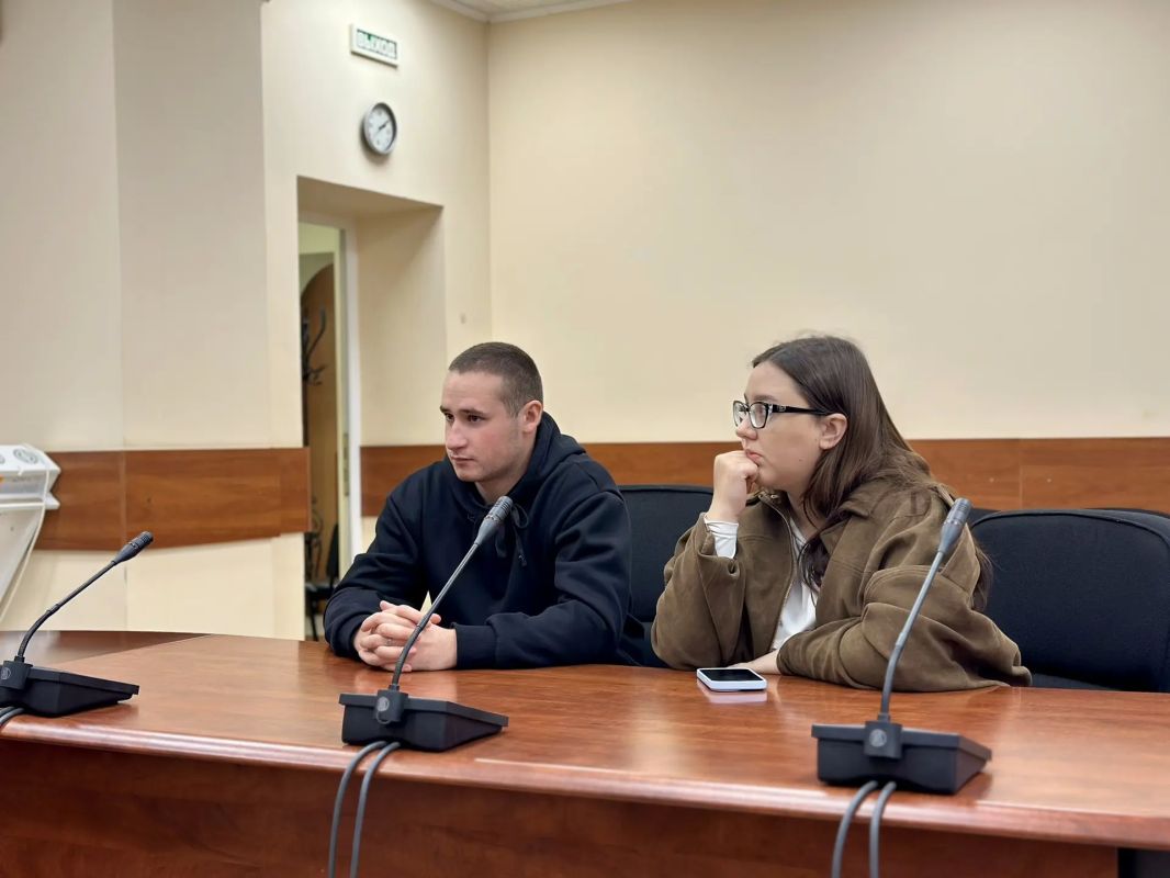 Руководитель следственного управления СК России по Калининградской области провел выездной прием граждан в Гусеве Руководитель следственного управления СК России по Калининградской области провел выездной прием граждан в Гусеве
