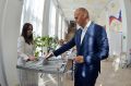 Губернатор Алексей Беспрозванных проголосовал в первый день выборов