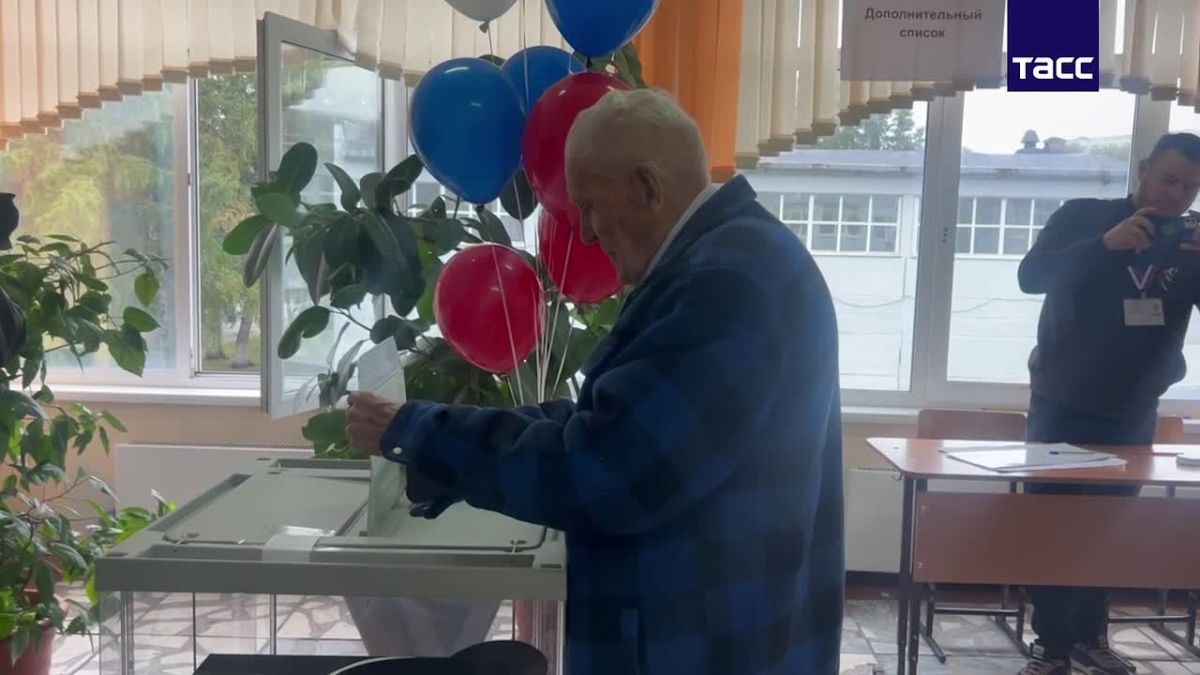 В Кузбассе 100-летний участник освобождения Кёнигсберга проголосовал на выборах в Госдуму