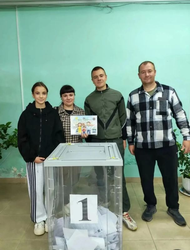 Голосование продолжается. Если вы еще не успели реализовать свое избирательное право на выборах депутатов Государственной Думы РФ, Законодательного Собрания региона и совмещенных с ними муниципальных выборах, сделать это... Голосование продолжается. Если вы еще не успели реализовать свое избирательное право на выборах депутатов Государственной Думы РФ, Законодательного Собрания региона и совмещенных с ними муниципальных выборах, сделать это...