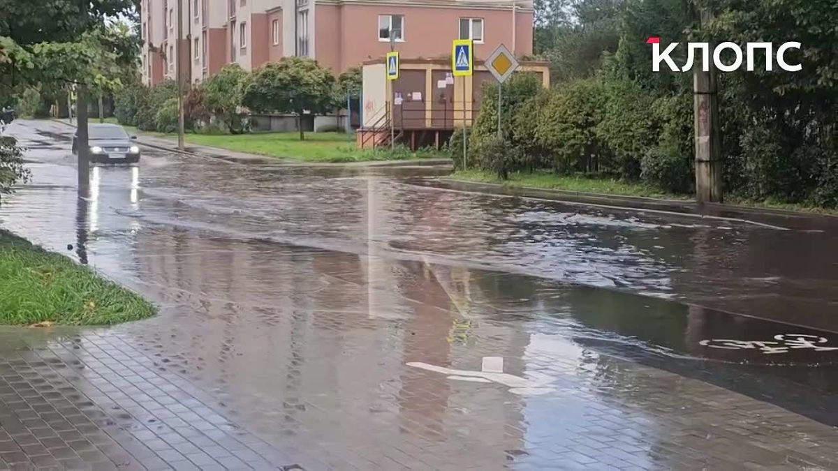 В Калининграде ночной ливень затопил недавно отремонтированную улицу Лукашова