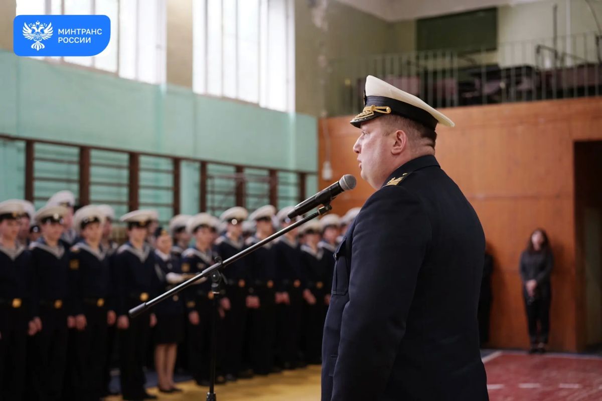 120 курсантов завершили плавательную практику на учебном паруснике «Мир» 120 курсантов завершили плавательную практику на учебном паруснике «Мир»