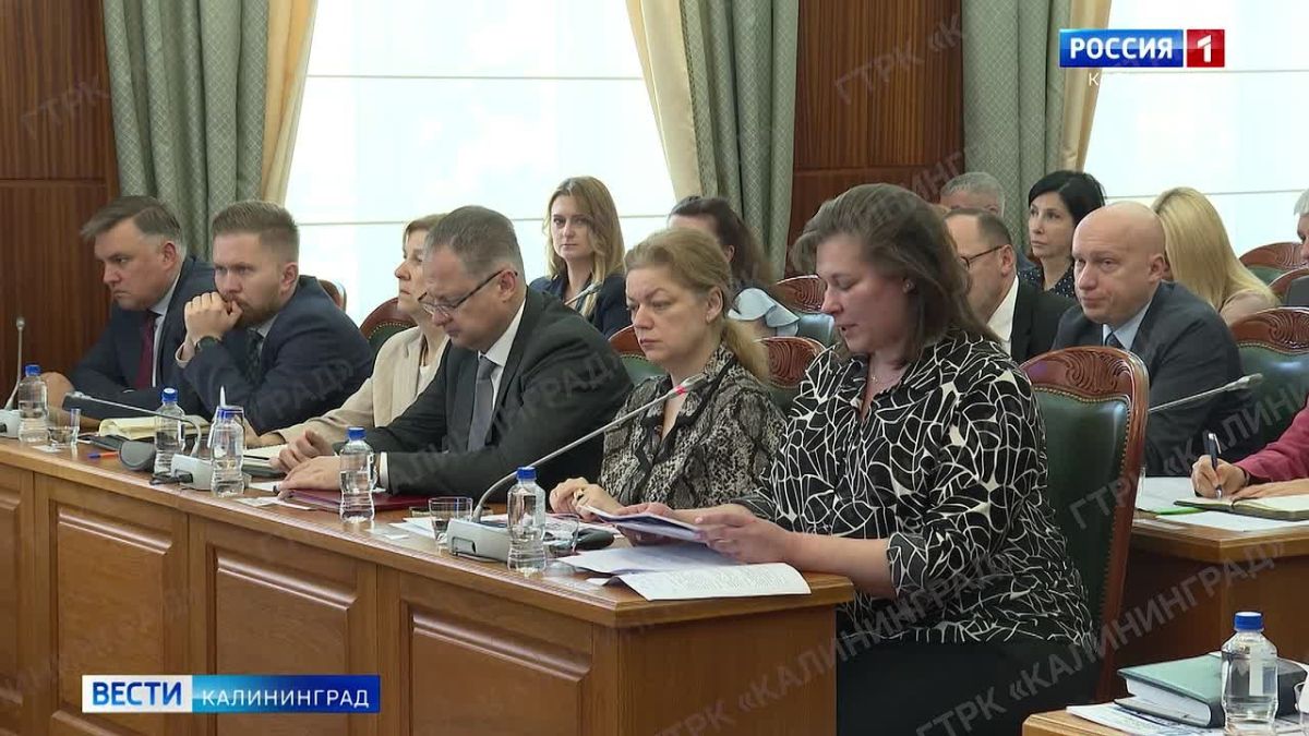 Более тысячи обращений от жителей Янтарного края, поступивших на прямую линию губернатора Алексея Беспрозванных на ГТРК «Калининград», приняты в обработку