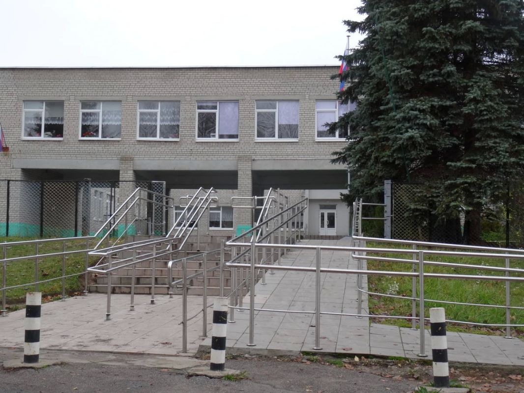 Школа в Крылово может получить обратно деньги за мебель на 1 млн рублей