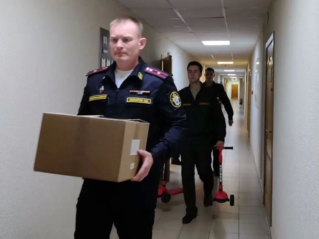Военные следователи СК России передали очередную партию гуманитарной помощи Военные следователи СК России передали очередную партию гуманитарной помощи