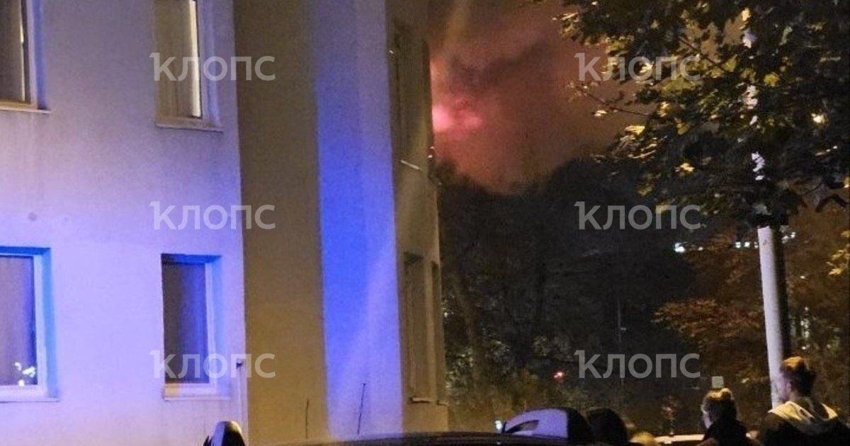 В Калининграде на Орудийной загорелась квартира в доме на втором этаже (фото)