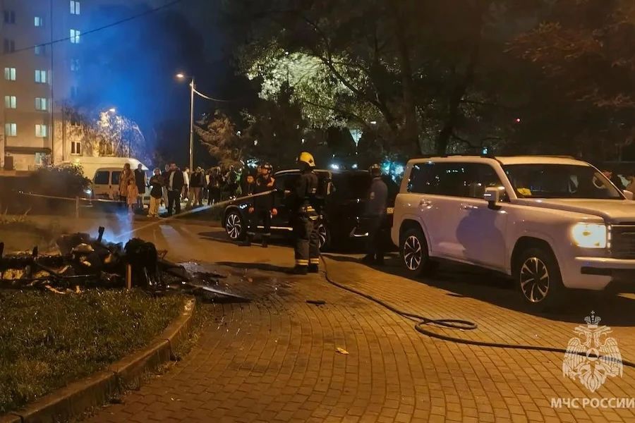 В Калининграде на ул. Орудийной из-за пожара эвакуировали 30 человек В Калининграде на ул. Орудийной из-за пожара эвакуировали 30 человек