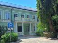 В Калининграде экс-замначальницу экспертизы привели в суд за капремонт
