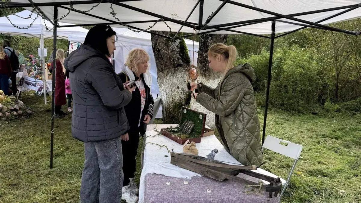 В посёлке Каменское Черняховского округа отметили международный семейный фестиваль «Тыквенный пир на весь мир» В посёлке Каменское Черняховского округа отметили международный семейный фестиваль «Тыквенный пир на весь мир»