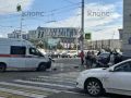 На площади Победы столкнулись легковушка и скорая