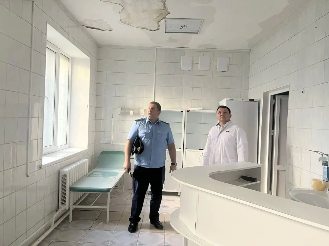 На контроле прокуратуры находится ход выполнения капитального ремонта крыши городской больницы № 4 в Калининграде