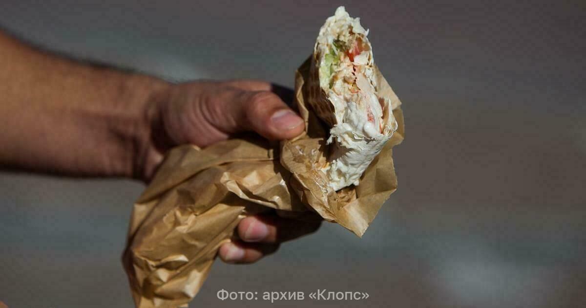 Еда, может быть, и вкусная, но небезопасная: в Калининграде кафе предлагало кавказский стритфуд сомнительного качества