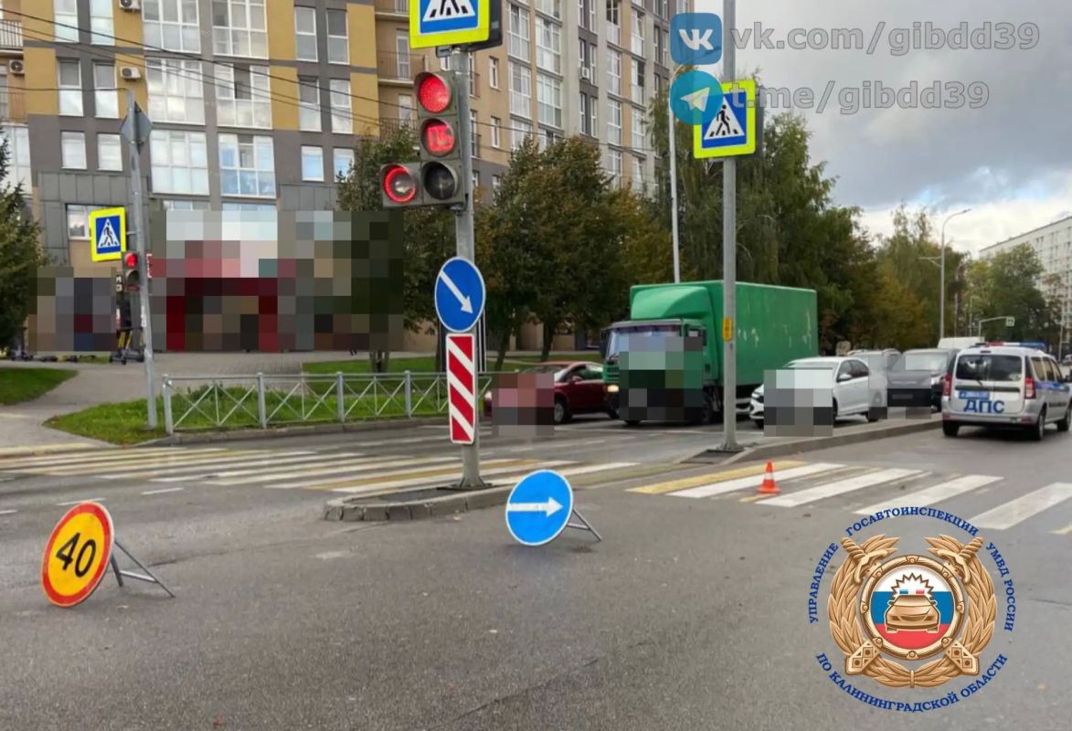 По предварительным данным, 09.10.2026 около 12:50 в г. Калининграде на перекрестке ул. Гагарина и ул. Юбилейная водитель 1977 г.р., управляя автомобилем марки «Фольксваген», при повороте налево допустила наезд на пешехода...