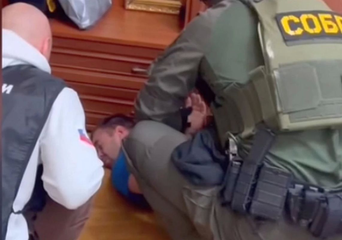 В Москве задержали звонившего 12-летним девочкам в Калининград педофила В Москве задержали звонившего 12-летним девочкам в Калининград педофила