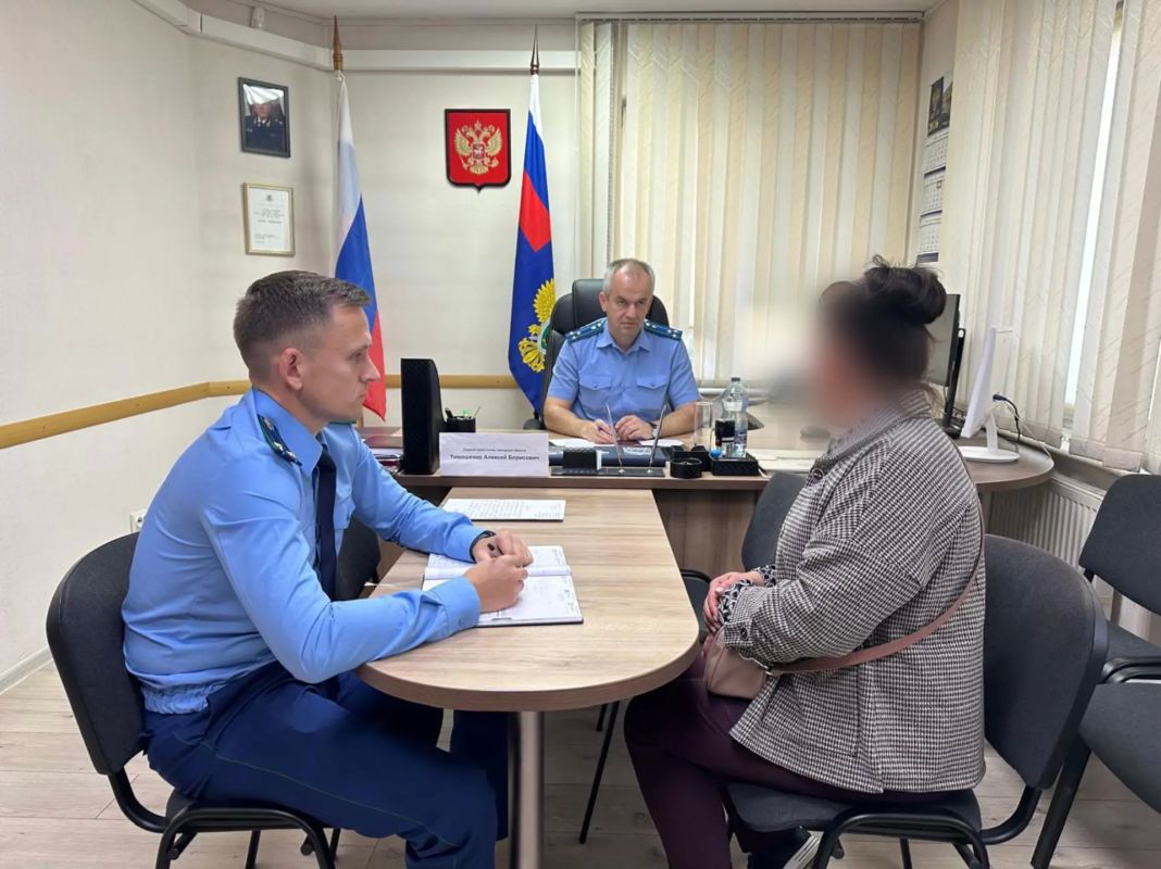 Первый заместитель прокурора области Алексей Тимошенко провел выездной личный прием граждан в прокуратуре Гурьевского района Первый заместитель прокурора области Алексей Тимошенко провел выездной личный прием граждан в прокуратуре Гурьевского района