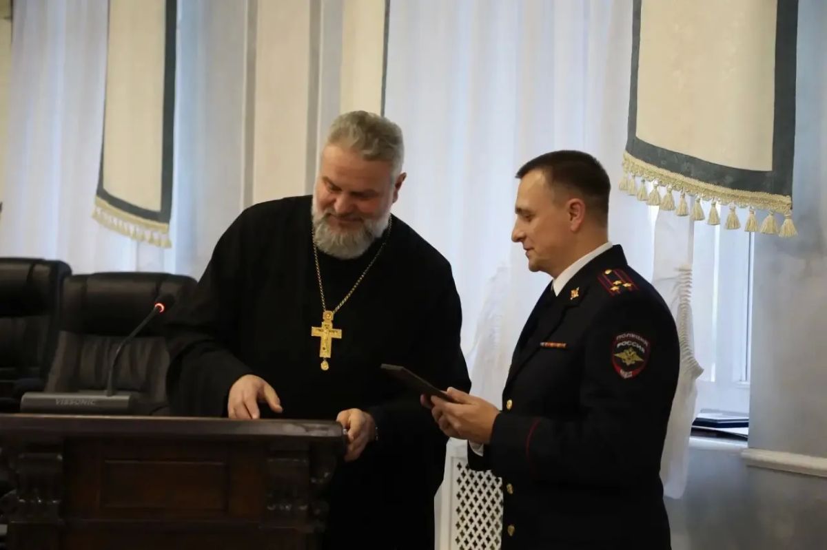 В УМВД России по Калининградской области вручены награды сотрудникам кадровой службы В УМВД России по Калининградской области вручены награды сотрудникам кадровой службы