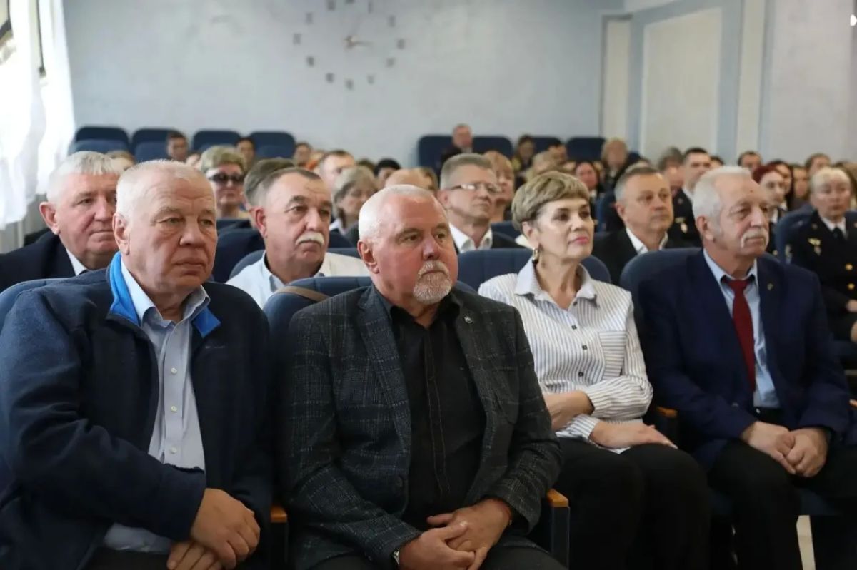 В УМВД России по Калининградской области вручены награды сотрудникам кадровой службы В УМВД России по Калининградской области вручены награды сотрудникам кадровой службы