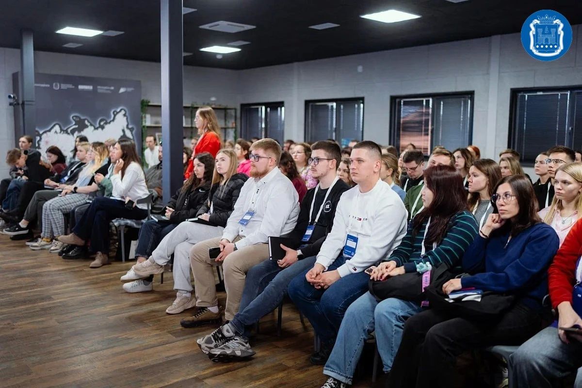 В посёлке Донское Светлогорского округа проходит форум работающей молодёжи «Кадры решают»