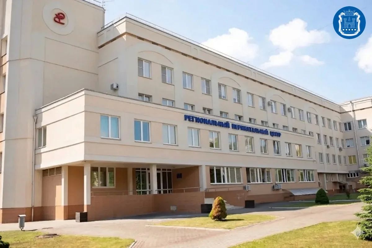 Врачи калининградских перинатального и онкологического центров помогли 31-летней пациентке стать мамой и удалили большую опухоль