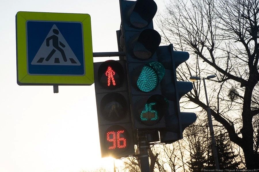 Водители пожаловались на пробки из-за перенастройки светофоров на Горького