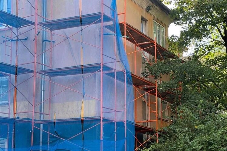 На пересечении улиц Карла Маркса и Шиллера в Калининграде приступили к ремонту довоенного дома На пересечении улиц Карла Маркса и Шиллера в Калининграде приступили к ремонту довоенного дома