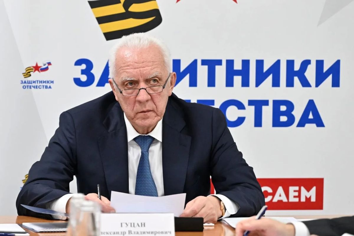 Алексей Беспрозванных: Сегодня Калининградскую область с рабочим визитом посетил Генеральный прокурор России Александр Гуцан Алексей Беспрозванных: Сегодня Калининградскую область с рабочим визитом посетил Генеральный прокурор России Александр Гуцан