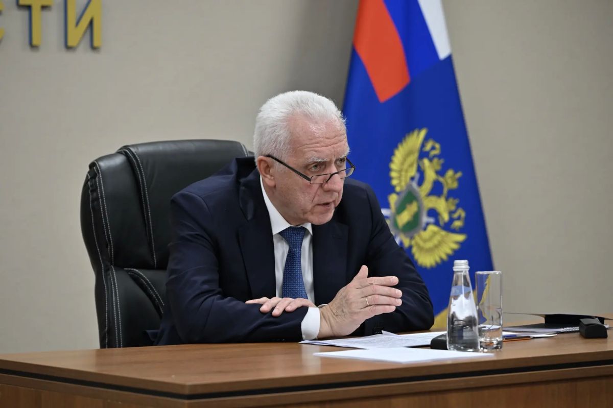 Генпрокурор России встретился с коллективом прокуратуры Калининградской области и поставил подчиненным конкретные задачи по надзорному сопровождению реализации национальных проектов, в сфере лекарственного обеспечения...