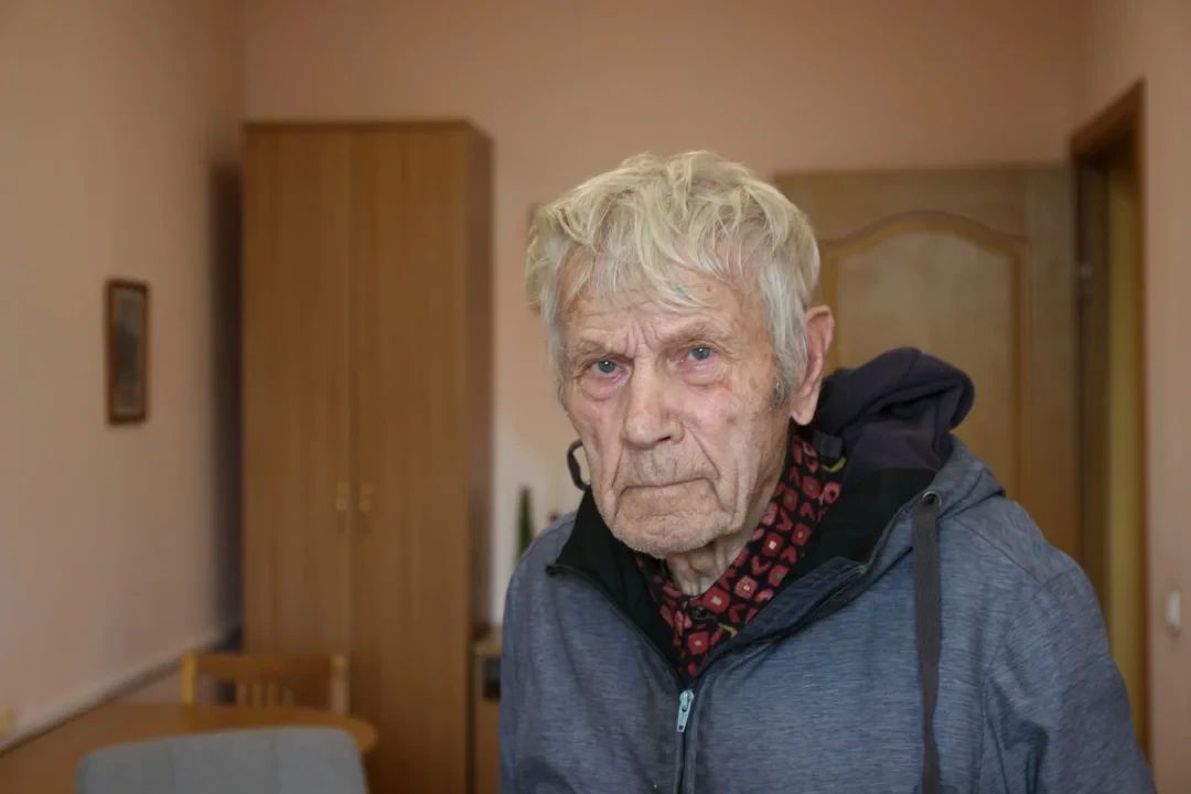 Эдуард Александрович Орехов, один из старейшин Славска, поэт, в этом году справил свой 90-летний юбилей