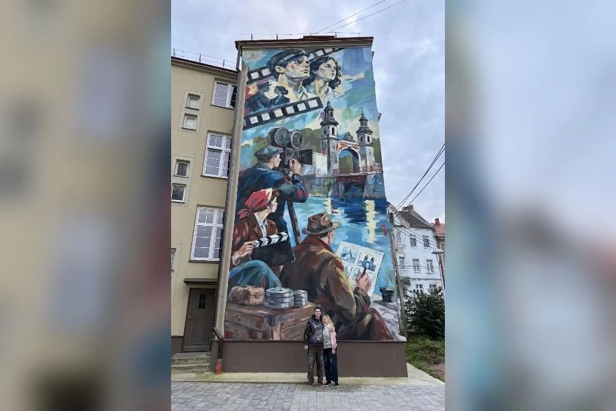 В Советске на фасаде дома на улице Горького появился мурал