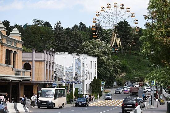 Пятигорск и Кисловодск оказались в десятке самых востребованных городов России для автомобильных путешествий в октябре