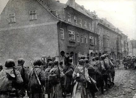 К осени 1944 года Красная Армия вышла на границу с Восточной Пруссией К осени 1944 года Красная Армия вышла на границу с Восточной Пруссией
