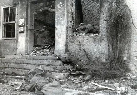 К осени 1944 года Красная Армия вышла на границу с Восточной Пруссией
