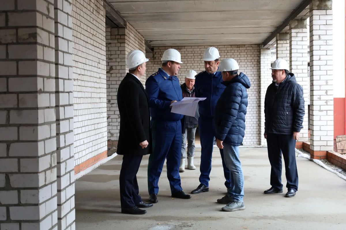 В ходе выезда в Гусев прокурор области проверил ход реконструкции МОУ «СОШ №1 им. С.И Гусева» и капитального ремонта МАДОУ «Детский сад №5» В ходе выезда в Гусев прокурор области проверил ход реконструкции МОУ «СОШ №1 им. С.И Гусева» и капитального ремонта МАДОУ «Детский сад №5»