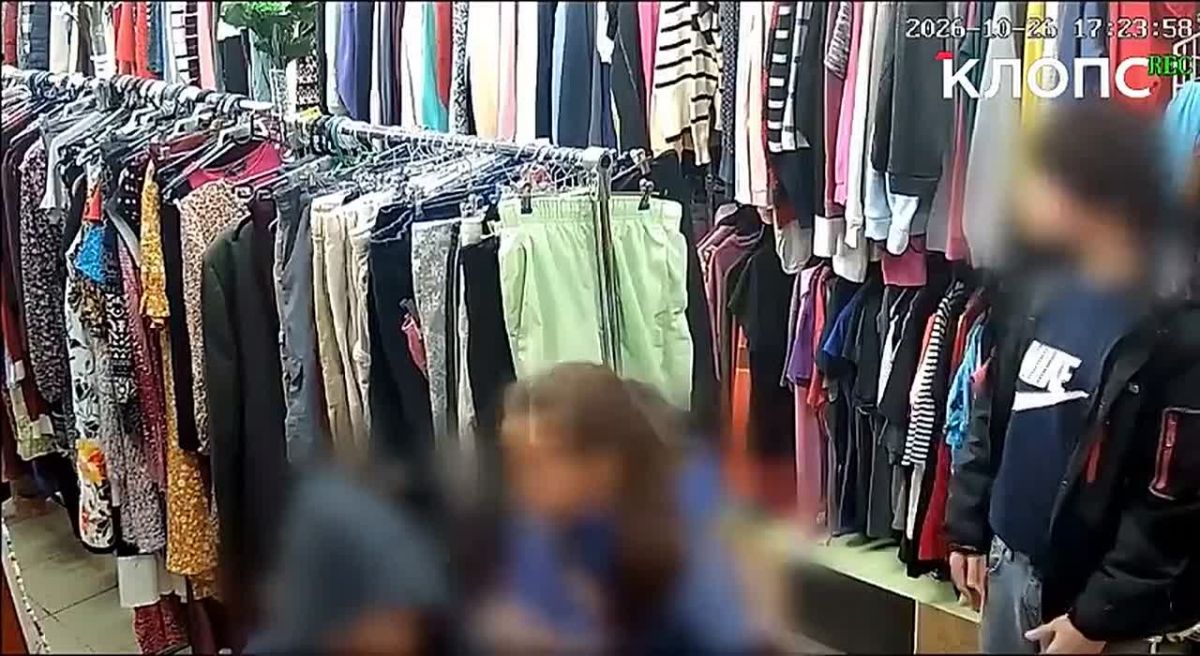 В Калининграде школьники несколько месяцев донимают секонд-хенд на Дзержинского