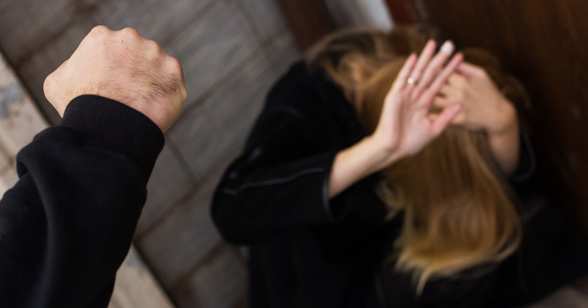 В Балтийске мужчина ударил сожительницу табуретом по голове