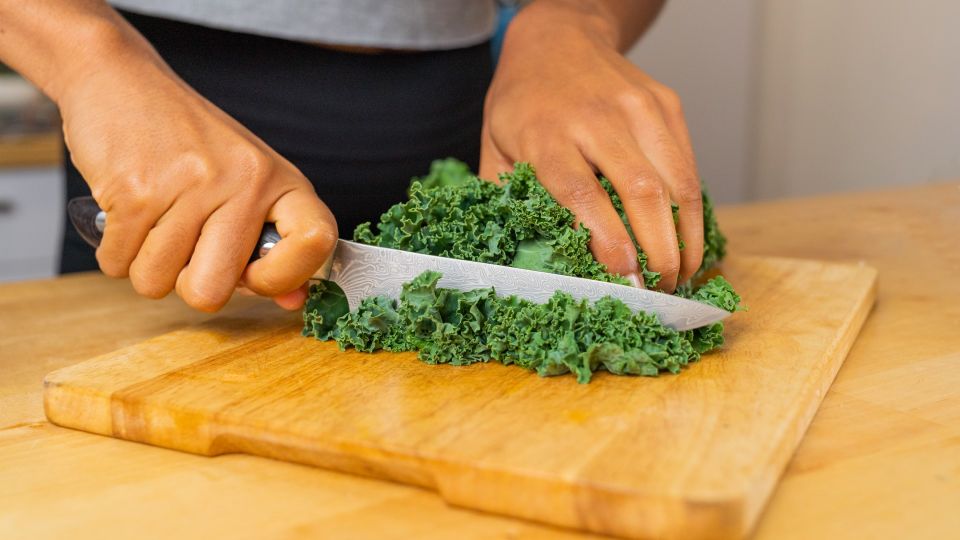 Разделочную доску с этим признаком нужно выкинуть: шеф-повар раскрыл все карты