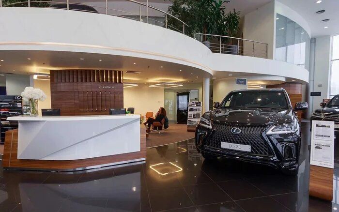 Как покупатель добился продажи последнего официального Lexus в России по старой цене