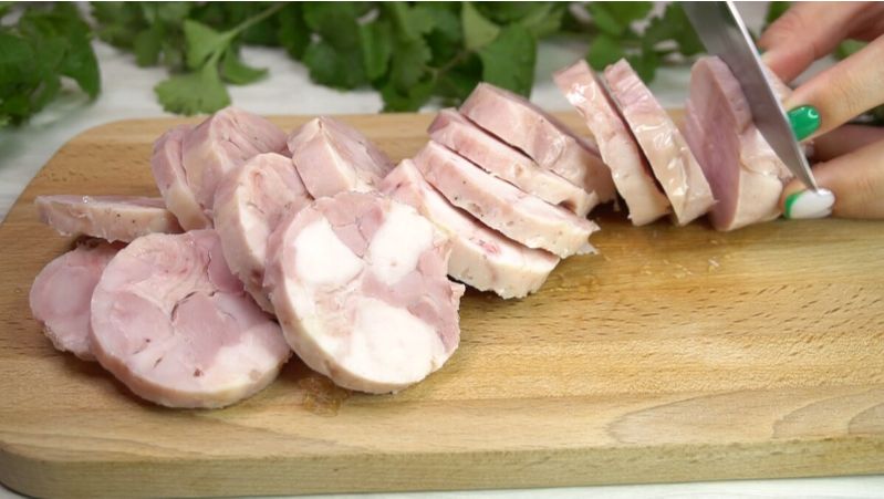 Наслаждайтесь домашней ветчиной из курицы: простой и вкусный рецепт