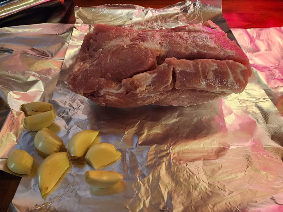 Буженина — незаменимый блюдо на новогоднем столе